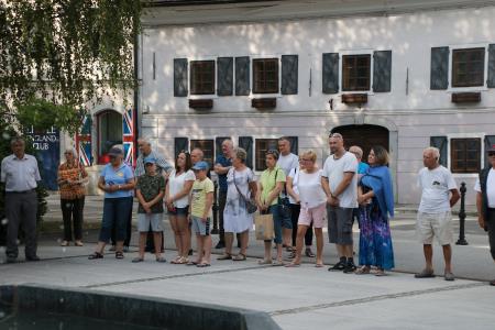 Spominska svečanost na Trgu talcev 